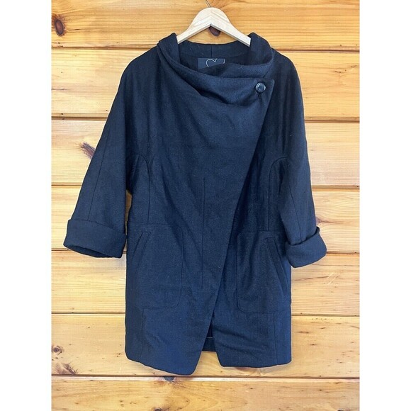 Only Love Connection Jackets & Blazers - Only Love Connection, Women's size large, Black Wool coat, 1/2 Sleeve,  NWT